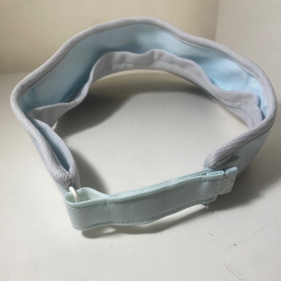 Adidas visor hat with reflective logo aeroready women’s adjustable hat - Picture 3 of 4